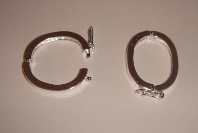 foto - ANELLO OVALE CON SICURA