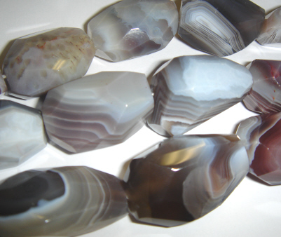 foto - SASSO SFACCETTATO