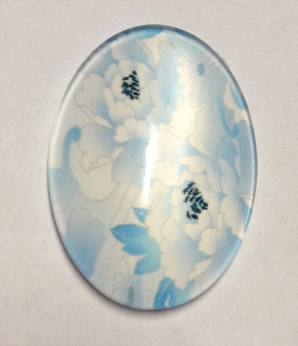 cabochon in vetro ovale con rose bianche 