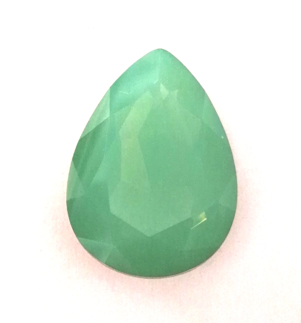 CABOCHON A GOCCIA IN CRISTALLO VERDE OPALE
