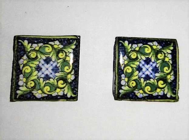 piastrella in pietra lavica con maiolica