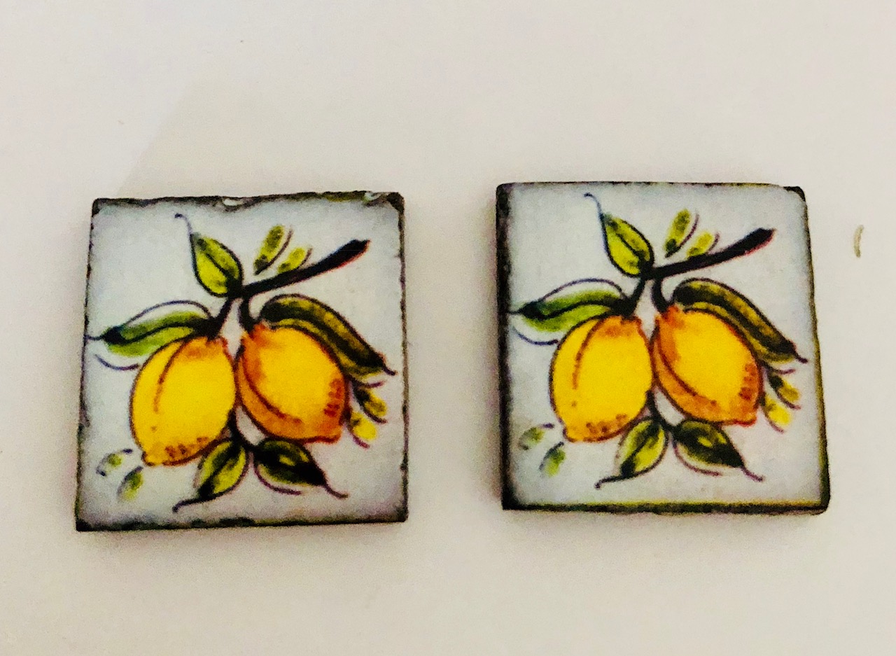 piastrella in pietra lavica misura circa 2x2 cm circa 1 coppia 