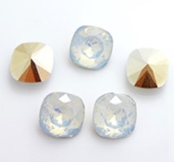 cabochon quadrato in resina misura BIANCO OPALE