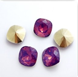 cabochon quadrato in resina misura 12x12 CICLAMINO OPALE