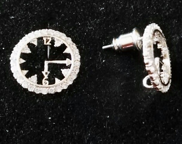 orecchini a forma di orologio in cubic zirconia